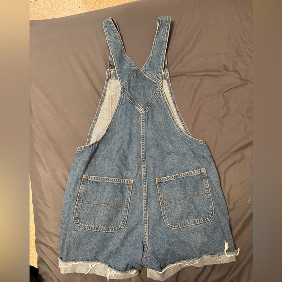 NWOT Old Navy Denim Romper/overalls size Medium - Picture 2 of 7